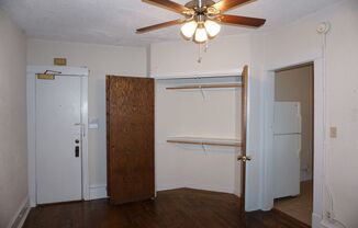 Studio, 1 bath, 360 sqft, $750, Unit 10