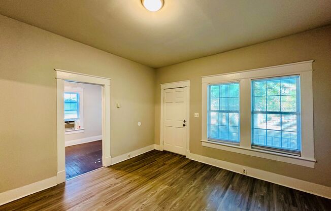 DOWNTOWN - 2 Bedroom - Big House! MOVE IN SPECIAL ~ $500 OFF!