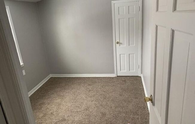 7348-7348A W Medford Ave