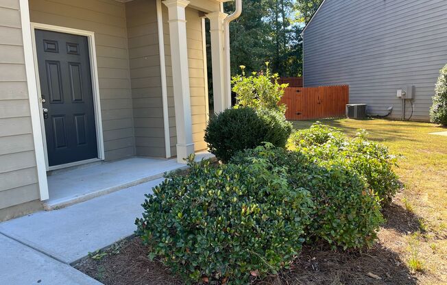 Like new! 3 bedroom, 2.5 bath home in Newnan! Must see!