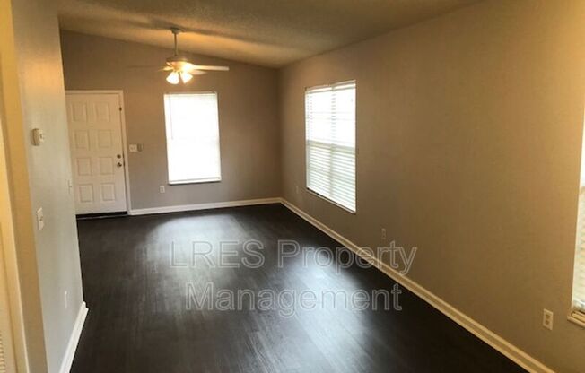 1406 NORTHLAKE DR