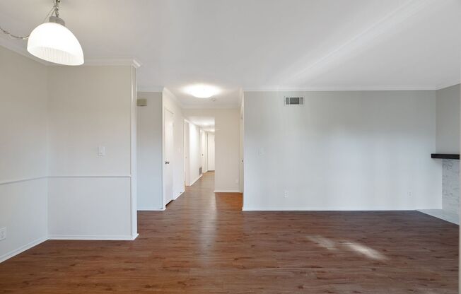 3 beds, 2 baths, $3,400, Unit 6716 Clybourn Ave #252, N. Hollywood, CA 9106