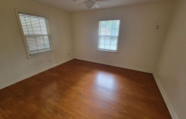 2 beds, 1 bath, $950