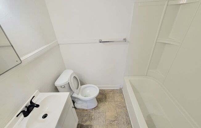 1 bed, 1 bath, 1,000 sqft, $1,095, Unit 102