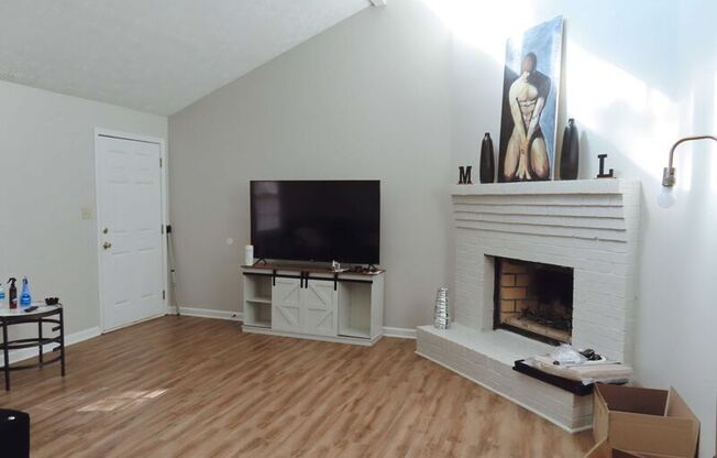 402 FREEMAN DR