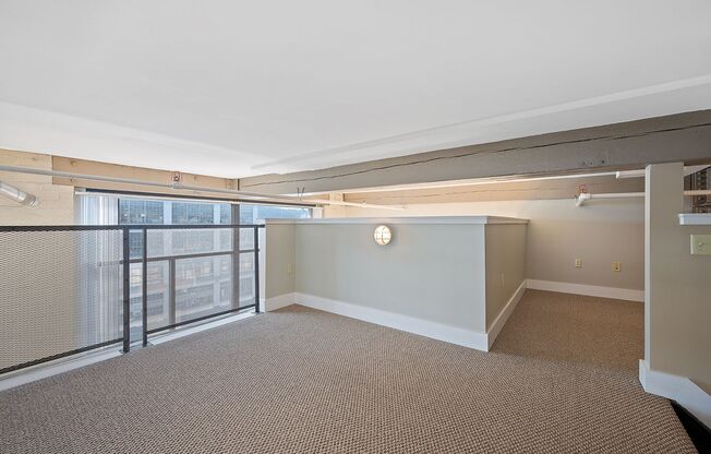 1 bed, 1 bath, 1,439 sqft, $1,653, Unit 3301-211