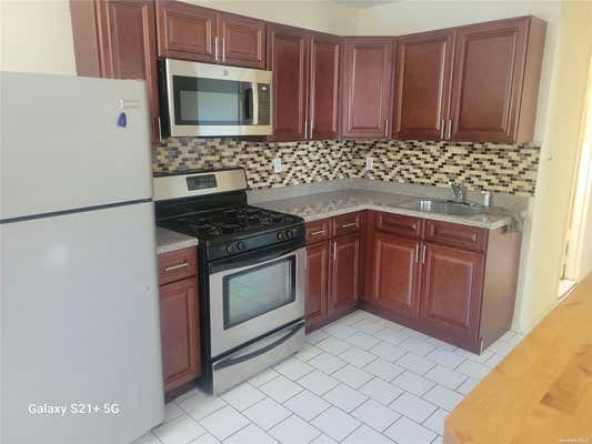 3 beds, 2 baths, $3,777