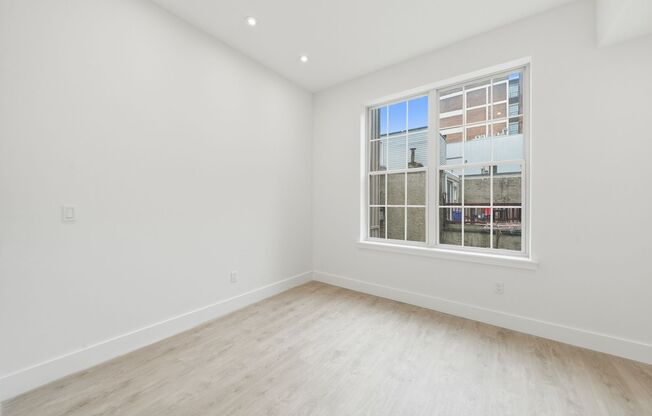 1 bed, 1 bath, 810 sqft, $1,900