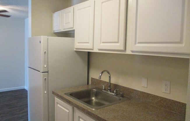 2 beds, 1 bath, 797 sqft, $1,599, Unit 108