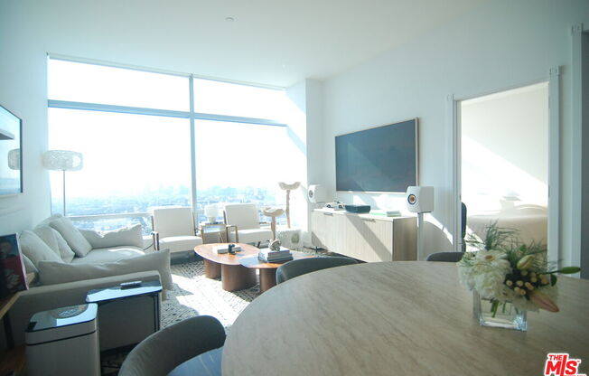 1 bed, 1.5 baths, 1,020 sqft, $5,500, Unit 31F