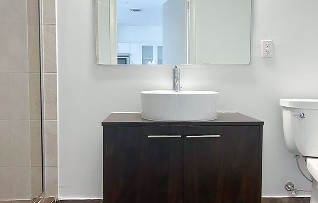 Studio, 1 bath, 962 sqft, $3,150, Unit Unit 705