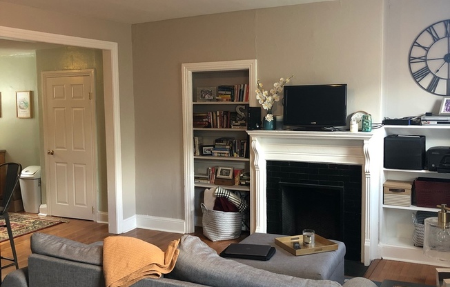 2122 Pine