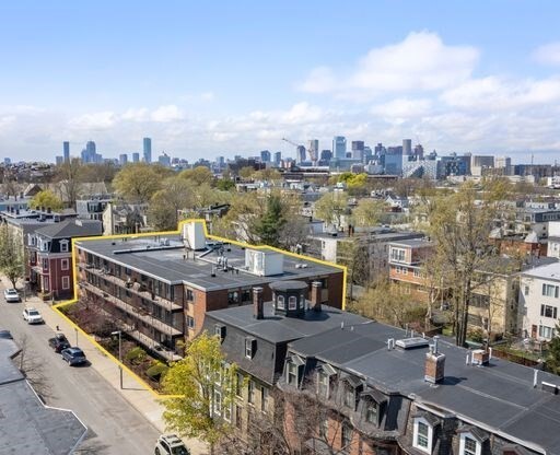 1 bed, 1 bath, 650 sqft, $2,850, Unit 33