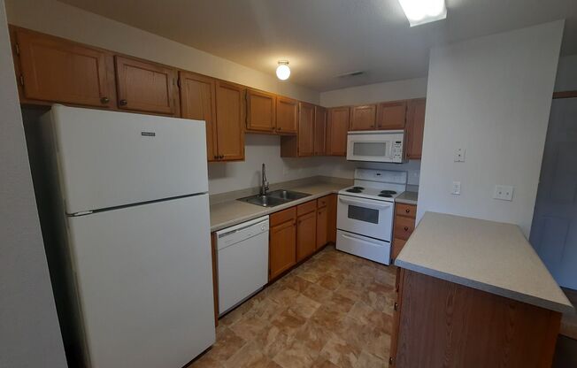 2 beds, 1 bath, 805 sqft, $925, Unit 708