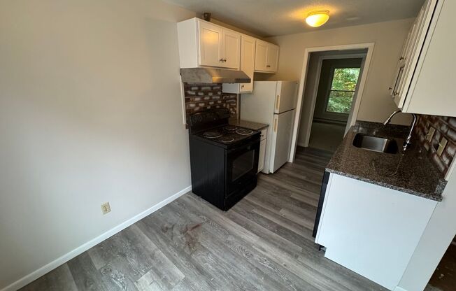 2 beds, 1 bath, 850 sqft, $1,795, Unit Unit 16