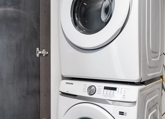 1 bed, 1 bath, $3,850, Unit 322