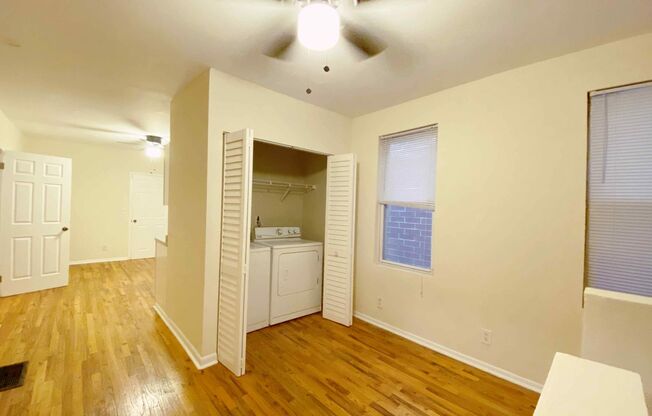 2311 N GREENVIEW AVE