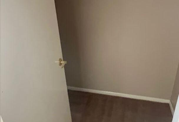 1 bed, 1 bath, 615 sqft, $839, Unit 235