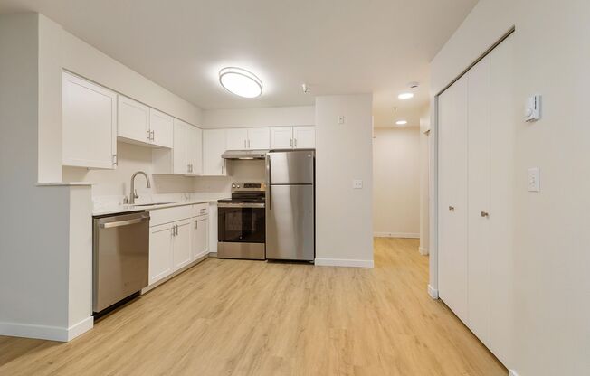 Studio, 1 bath, 413 sqft, $1,445, Unit 201