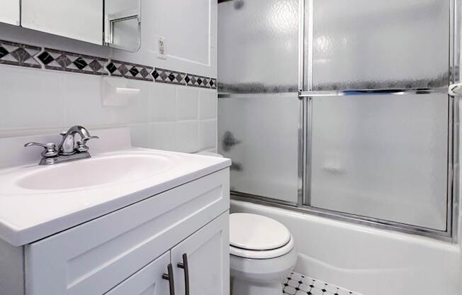 1 bed, 1 bath, $4,300, Unit 20M