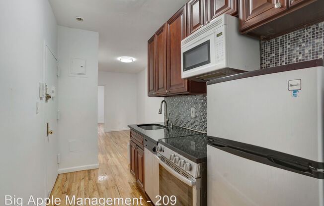 209 East 10th Street