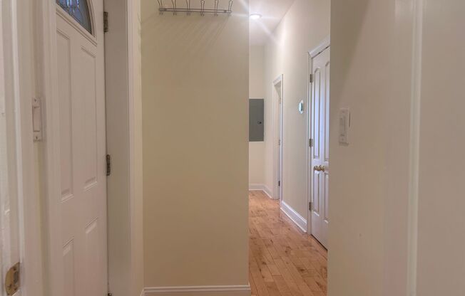 2 beds, 2 baths, $1,800, Unit Unit 1