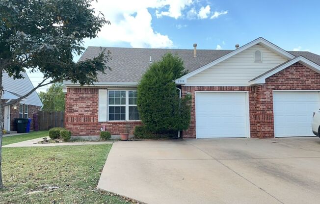 3 Bedroom, 2 Bathroom Duplex in Norman!