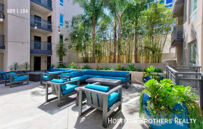 5839 W SUNSET BLVD