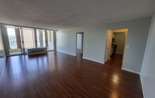 1 bed, 1 bath, 860 sqft, $3,300, Unit 1103