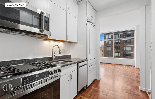 Studio, 1 bath, 380 sqft, $3,650, Unit 25B