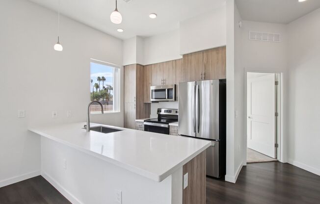 2 beds, 2 baths, 1,161 sqft, $2,260