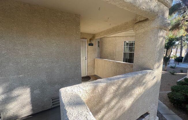 Charming 1 Bedroom Condo with Detached 1 Car Garage!