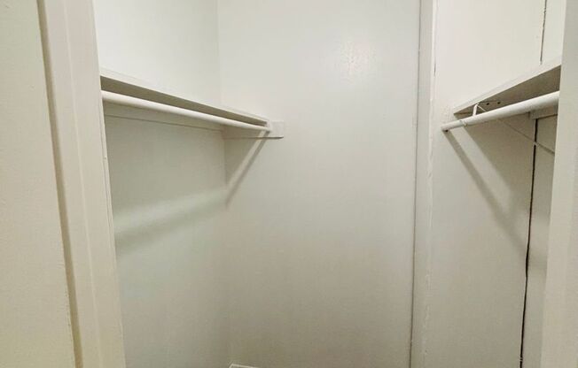 1 bed, 1 bath, 725 sqft, $1,300, Unit 1002