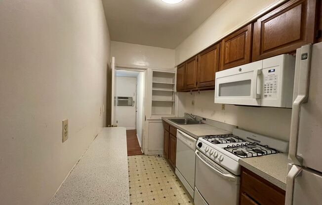 2 beds, 1 bath, 875 sqft, $2,450, Unit 3