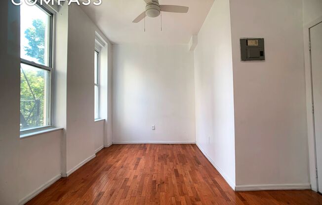 2 beds, 1 bath, 820 sqft, $2,850, Unit 3