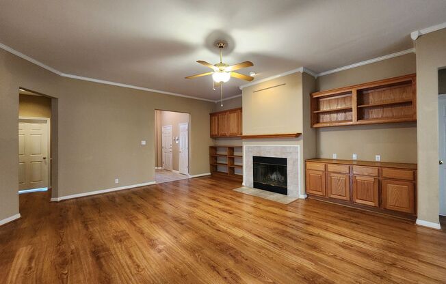 Oak Run Subdivision / 3 Bedrooms / 1 Story / Fridge Included/ Fenced in Yard / NBISD