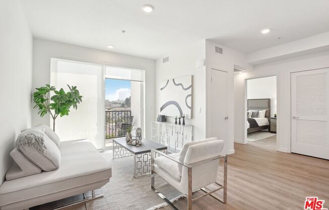 222 N ALVARADO ST