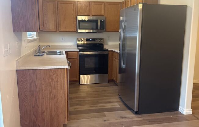 2 beds, 2 baths, 1,076 sqft, $1,350, Unit 9C