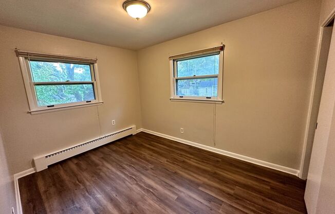 3729 Oakland #3 - 2 Bed/1 Bath Near WMU/K College