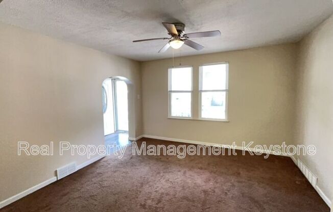 303 LEXINGTON CT