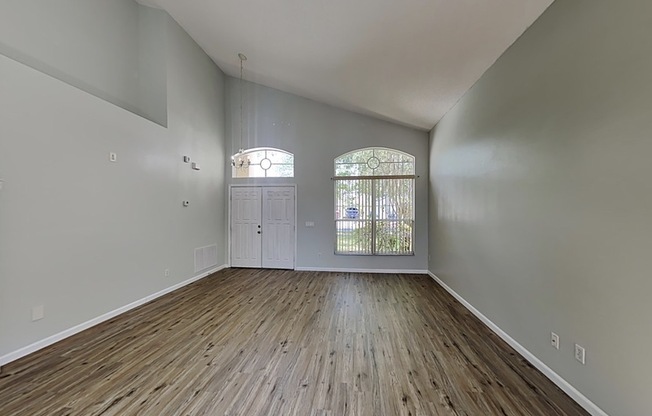 728 HARDWOOD CIR