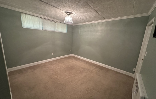 2 beds, 1 bath, 833 sqft, $2,800, Unit 705