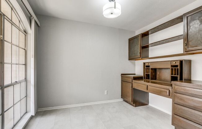 RENOVATED MEDICAL CENTER CONDO