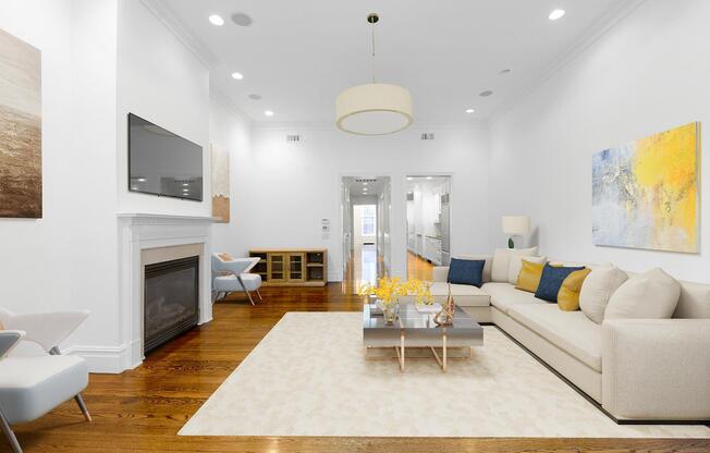 205 E 61 ST
