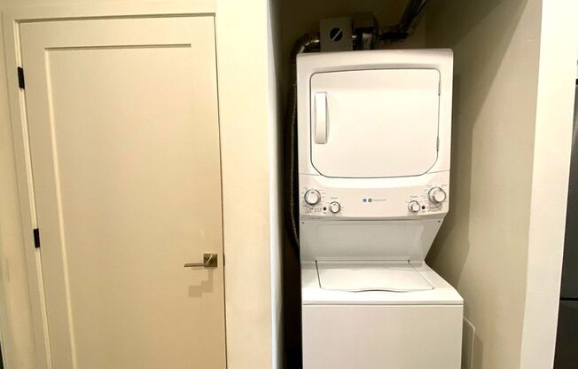 Studio, 1 bath, $2,495, Unit Unit 303