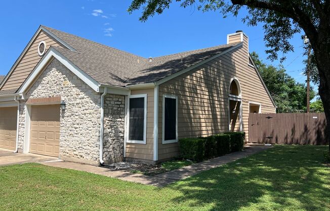 2 beds, 2 baths, 989 sqft, $1,695, Unit 11603B