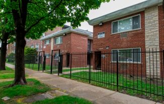 8312 S Ingleside