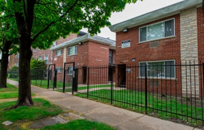 8312 S Ingleside