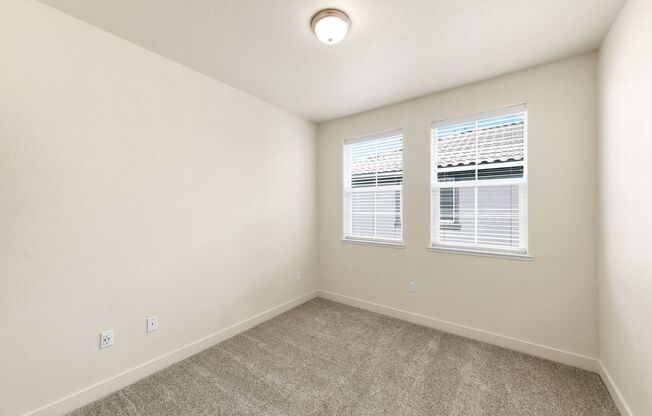 3 beds, 2 baths, 1,330 sqft, $2,805, Unit 1663 - 1106