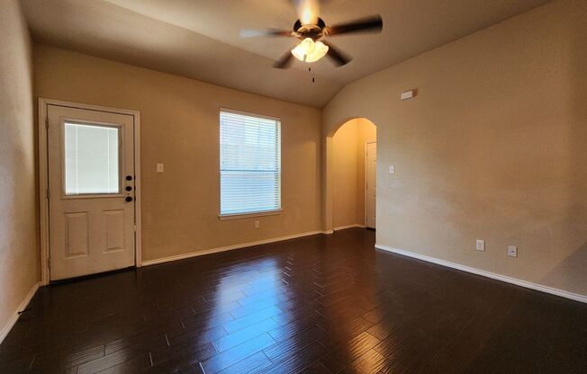 3/2/2  Off HWY 46/ No Carpet / Interior Washer & Dryer Connections / Pergola / Fenced in Backyard / CISD